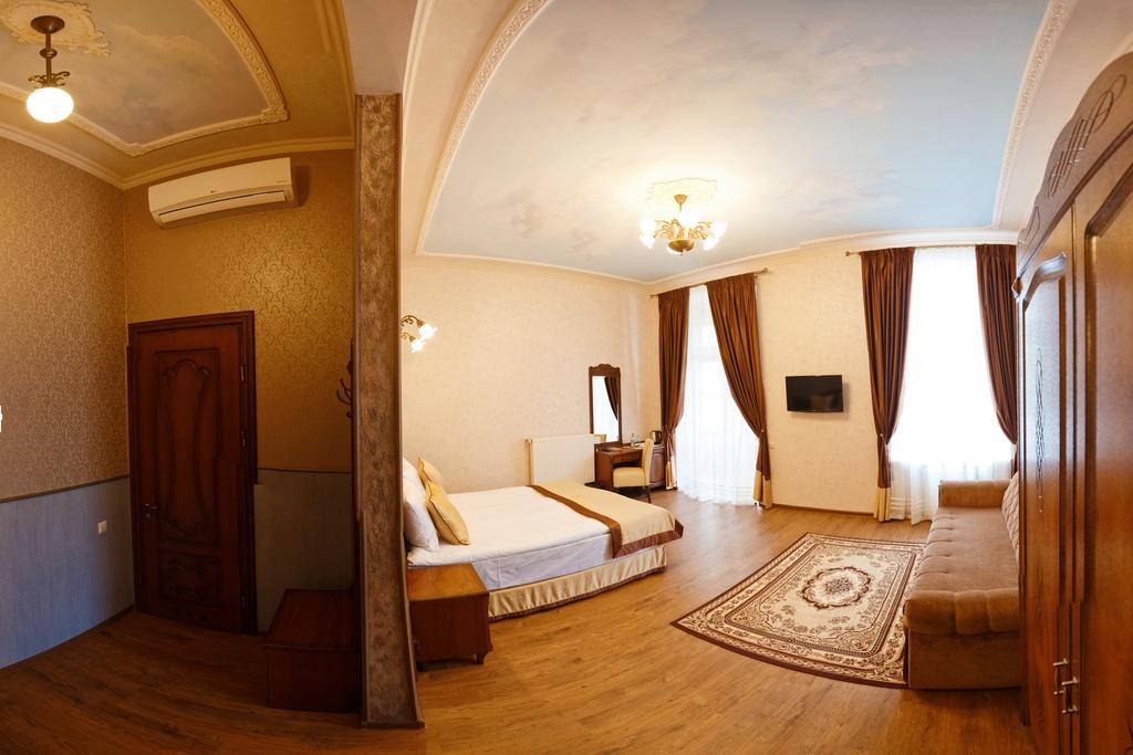 Гостевой Дом  Inn Львов Экстерьер фото