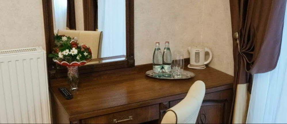 Гостевой Дом  Inn Львов Экстерьер фото